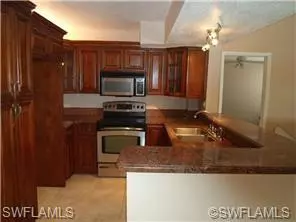 Naples, FL 34104,169 SANTA CLARA DR #11