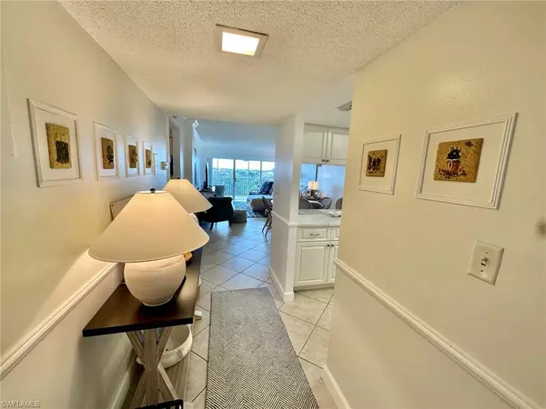 Naples, FL 34108,1 Bluebill AVE #604