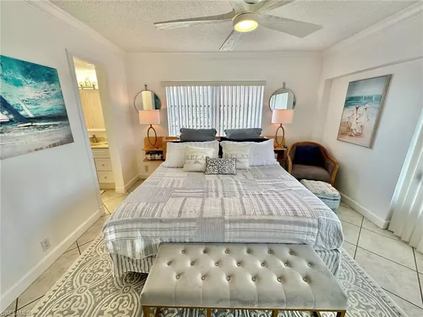 Naples, FL 34108,1 Bluebill AVE #604