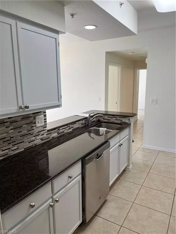 4690 Saint Croix LN #418, Naples, FL 34109