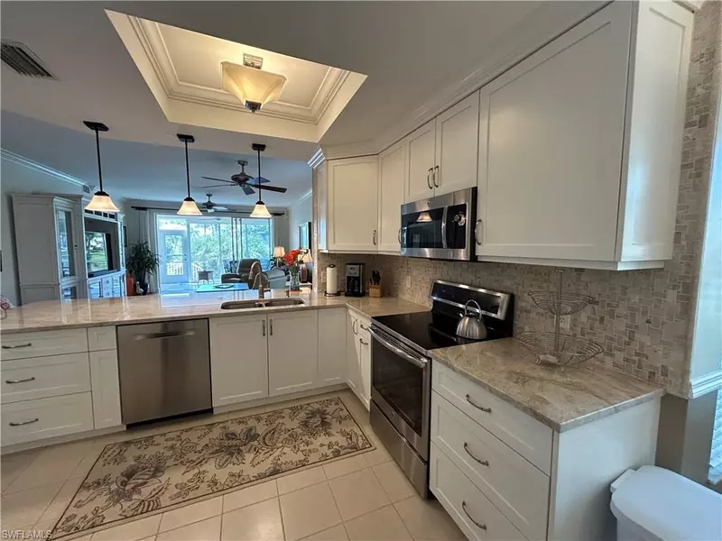 752 Wiggins Lake DR #102, Naples, FL 34110