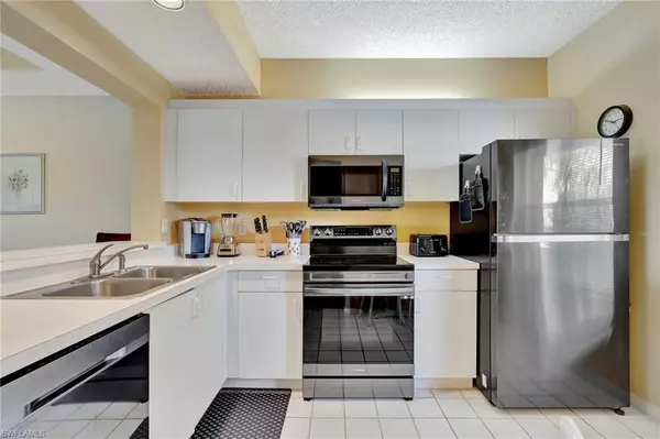 Naples, FL 34105,992 Woodshire LN #D303