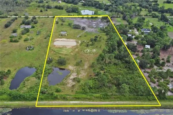 Fort Myers, FL 33913,23275 Carolyn LN