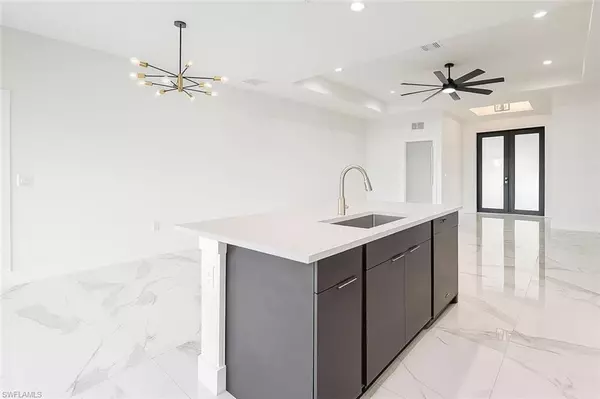 Lehigh Acres, FL 33974,448 Rayneta ST