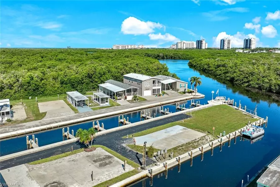 777 Walkerbilt RD #14, Naples, FL 34110