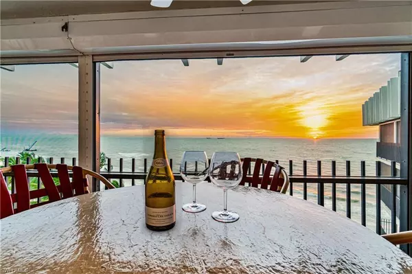 Naples, FL 34103,3399 Gulf Shore BLVD N #PH-South