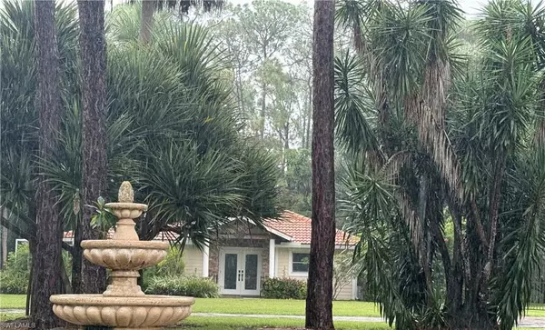 Naples, FL 34105,2347 Coach House LN