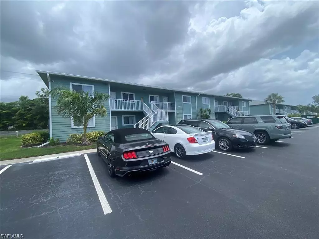 Naples, FL 34110,146 Cypress Way E ##6