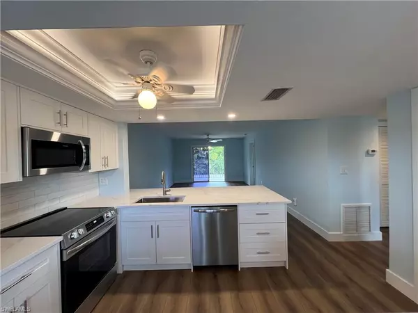 Naples, FL 34110,146 Cypress Way E ##6