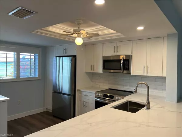 Naples, FL 34110,146 Cypress Way E ##6