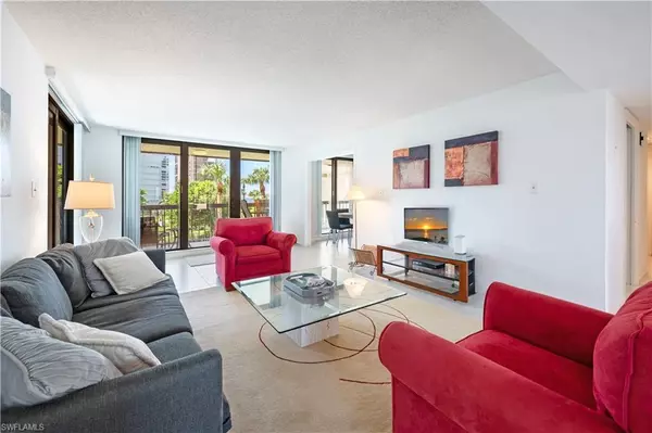 Naples, FL 34103,4551 Gulf Shore BLVD N #306