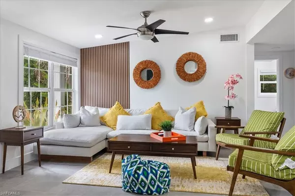 Naples, FL 34104,2123 Holiday LN