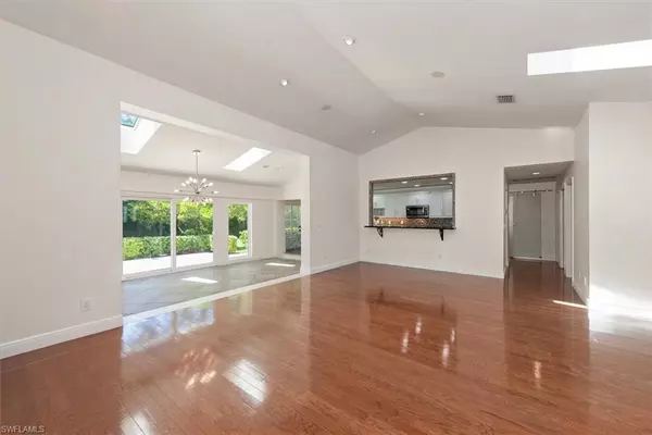 Naples, FL 34112,2252 Royal LN