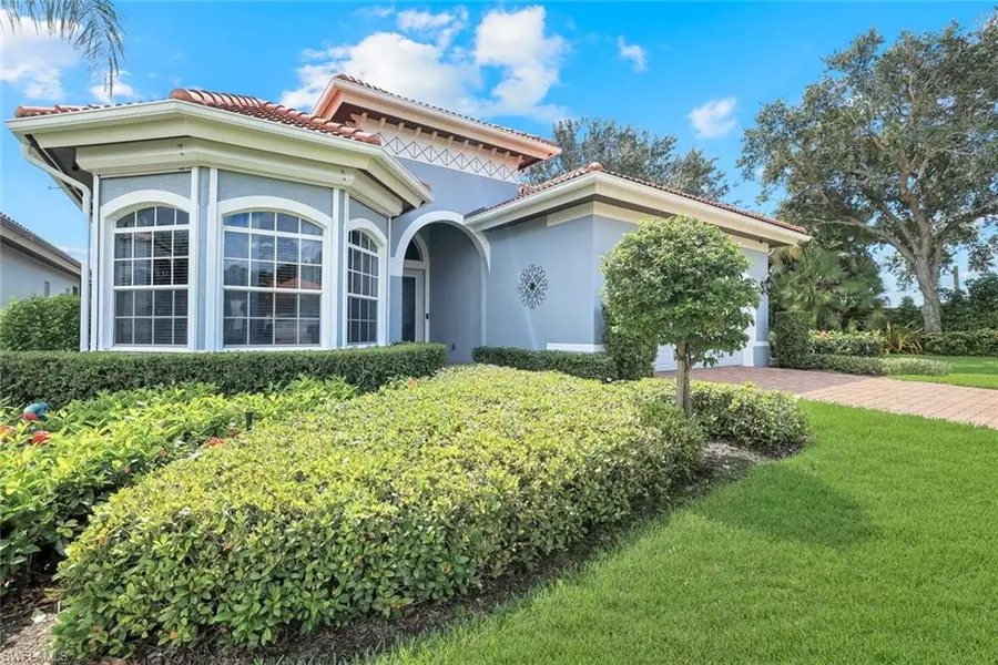 6062 Divot CT, Naples, FL 34113