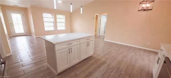 Cape Coral, FL 33914,930 SW 34th ST