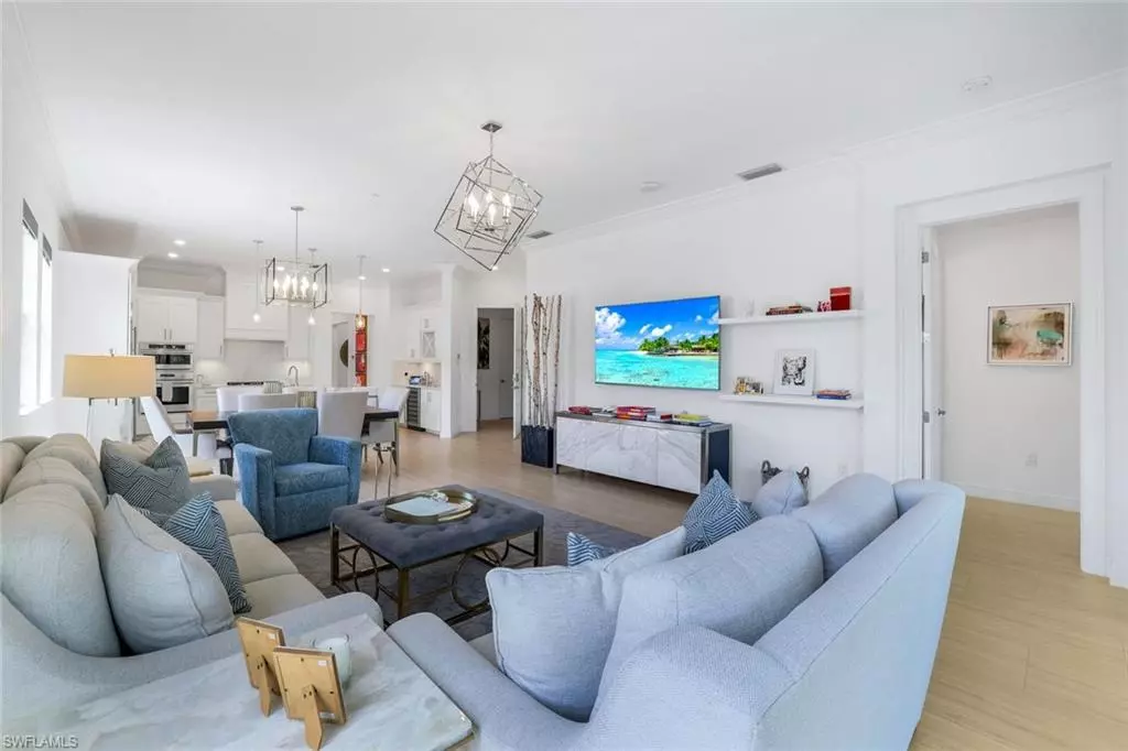 Naples, FL 34110,16374 VIANSA WAY #302