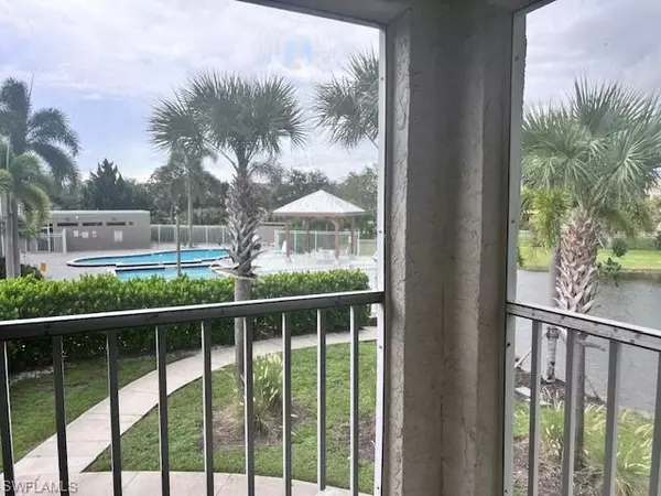 Naples, FL 34104,153 SANTA CLARA DR #10