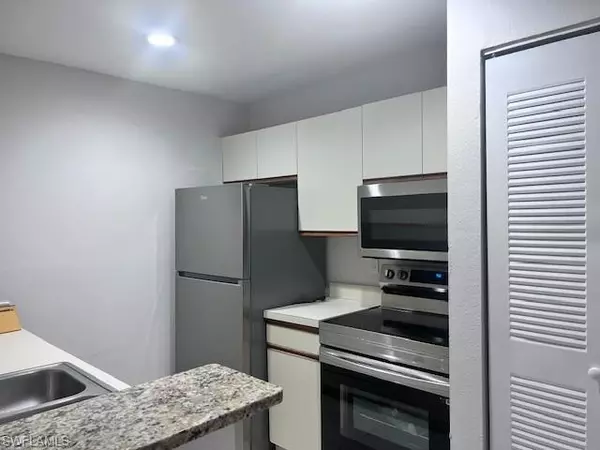 Naples, FL 34104,153 SANTA CLARA DR #10