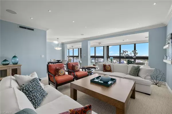 Naples, FL 34103,2400 Gulf Shore BLVD N #PH-4