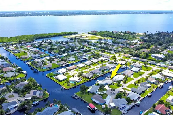 North Fort Myers, FL 33903,4340 S Canal CIR