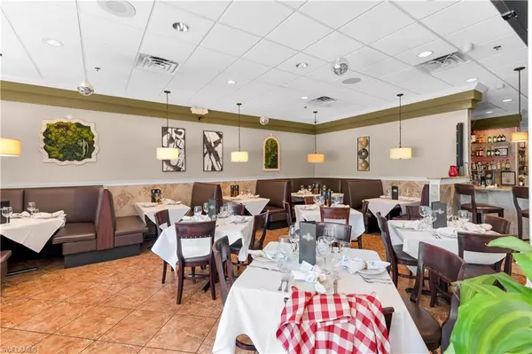 Naples, FL 34119,15215 Collier Blvd Collier Blvd #324-325