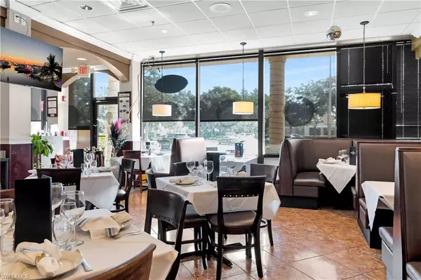 Naples, FL 34119,15215 Collier Blvd Collier Blvd #324-325