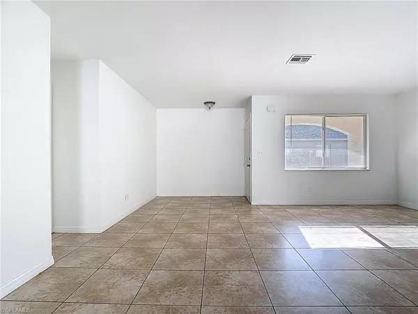 Cape Coral, FL 33914,1107 Cape Coral PKWY W