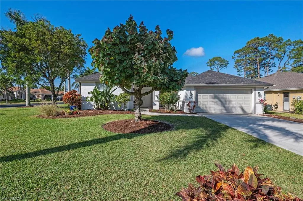 Naples, FL 34104,1015 Tivoli LN