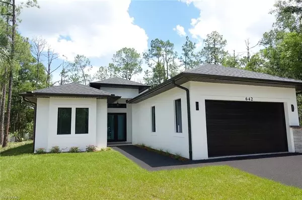 Naples, FL 34117,642 Everglades BLVD S