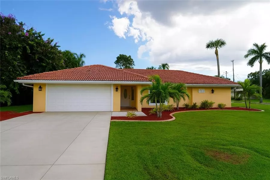 158 Dow LN, North Fort Myers, FL 33917