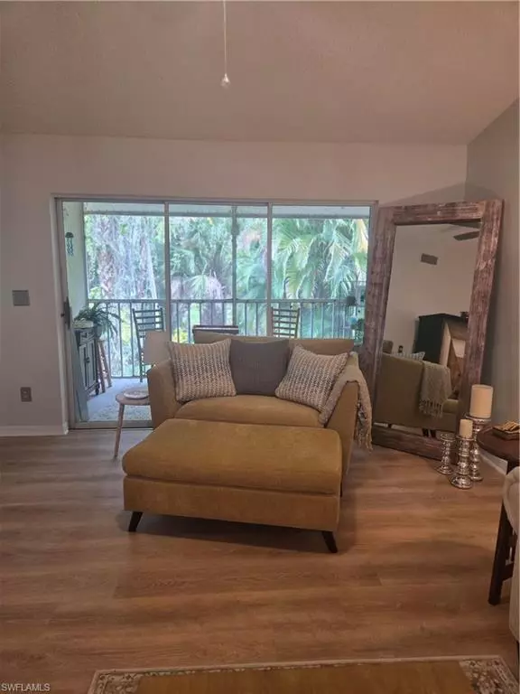 Naples, FL 34112,3531 County Barn RD #C201