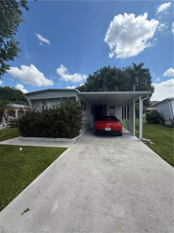 72 San Remo CIR, Naples, FL 34112
