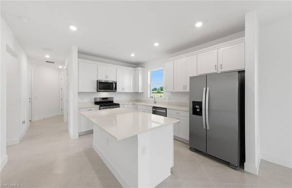 North Fort Myers, FL 33917,17830 Beautybush TER