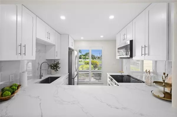 378 Palm DR #1, Naples, FL 34112