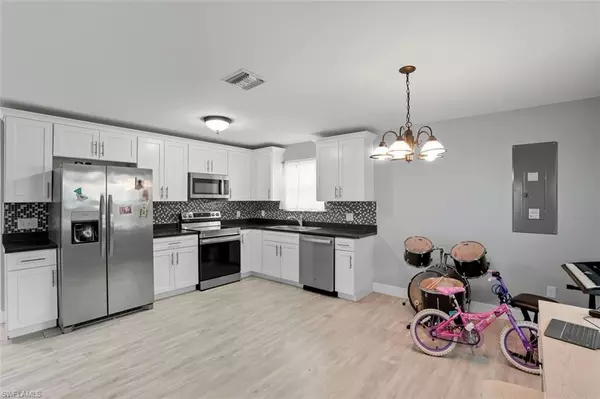 Fort Myers, FL 33905,4421 Bessie AVE