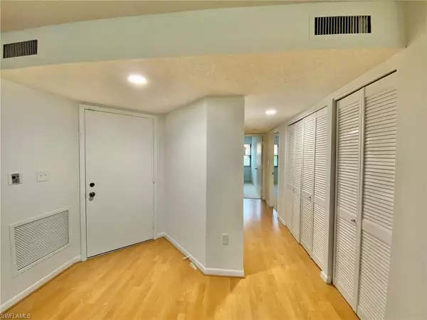 Naples, FL 34114,1516 Mainsail DR #2