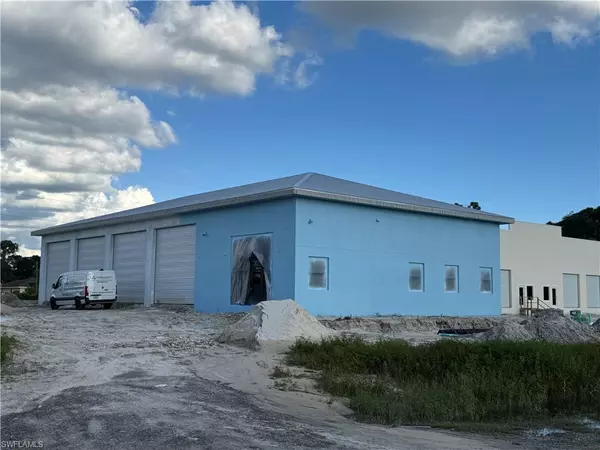 Lehigh Acres, FL 33973,121 GRETCHEN AVE S