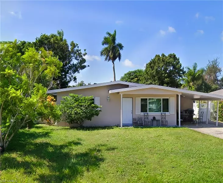 1236 Cooper DR, Naples, FL 34103