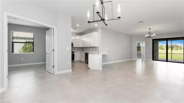 Estero, FL 33928,19564 Hinkley DR