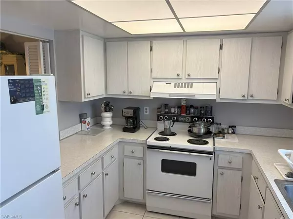 Naples, FL 34113,5419 Rattlesnake Hammock RD #F205