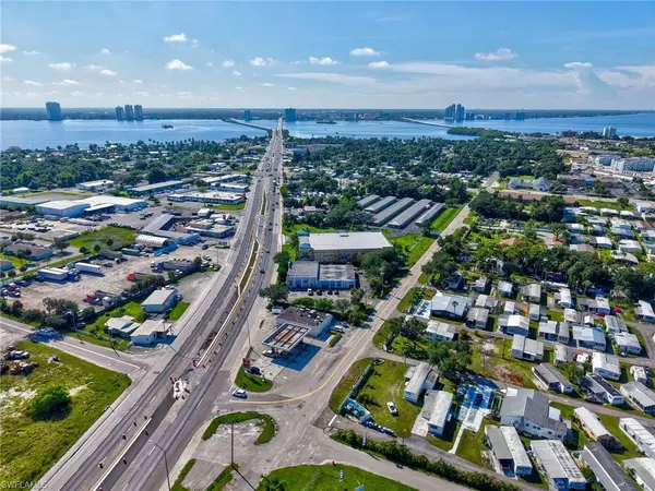 North Fort Myers, FL 33903,1357 N Tamiami TRL