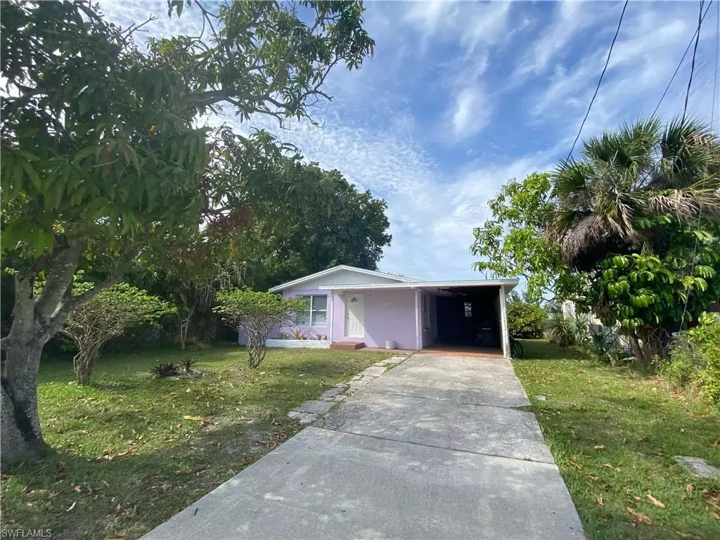 Naples, FL 34102,1261 5th AVE N