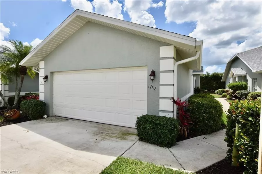 1752 Royal CIR, Naples, FL 34112