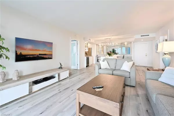 Naples, FL 34103,4001 Gulf Shore BLVD N #803