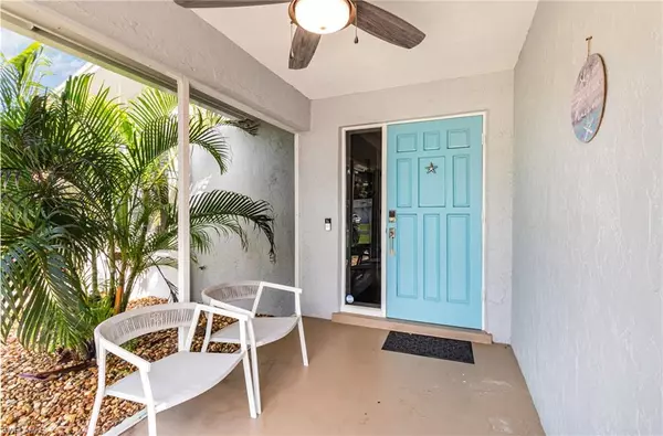 Naples, FL 34108,517 98th AVE N