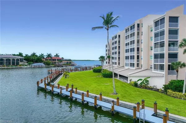 Marco Island, FL 34145,897 Collier CT #4-201