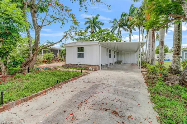 120 Grassy Key LN #38, Naples, FL 34114