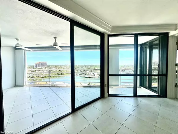 Naples, FL 34103,4751 GULF SHORE BLVD N #1202