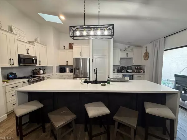 Naples, FL 34104,5030 Eclipse CT
