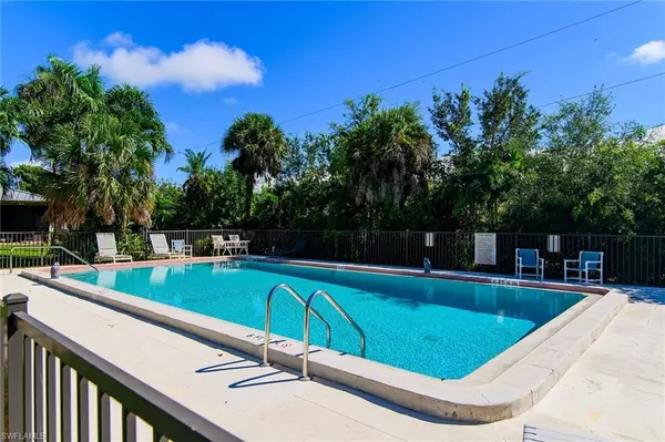 Naples, FL 34114,900 Henderson Creek DR #C115